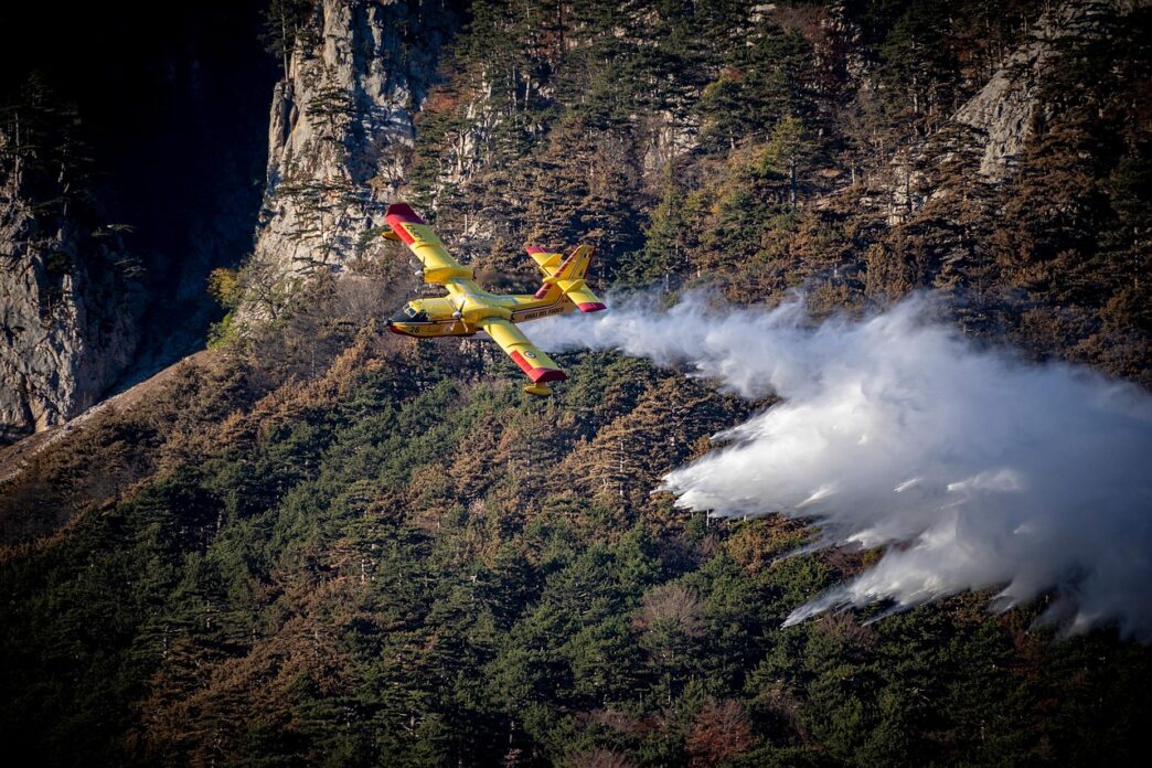 firefighting plane