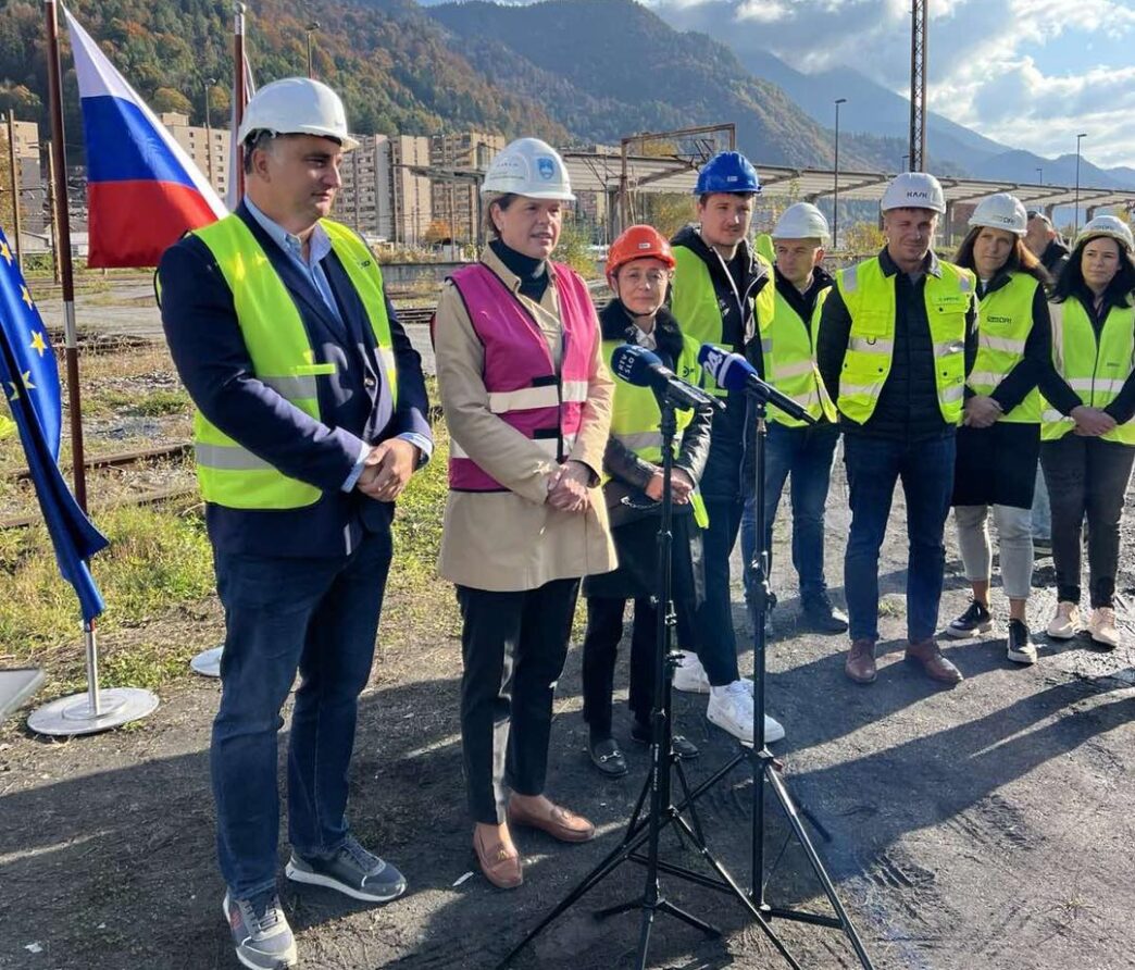 Dela na zelezniski postaji Jesenice so se zacela e1760814308190