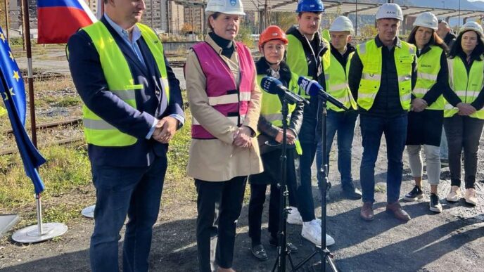 Dela na zelezniski postaji Jesenice so se zacela e1760814308190