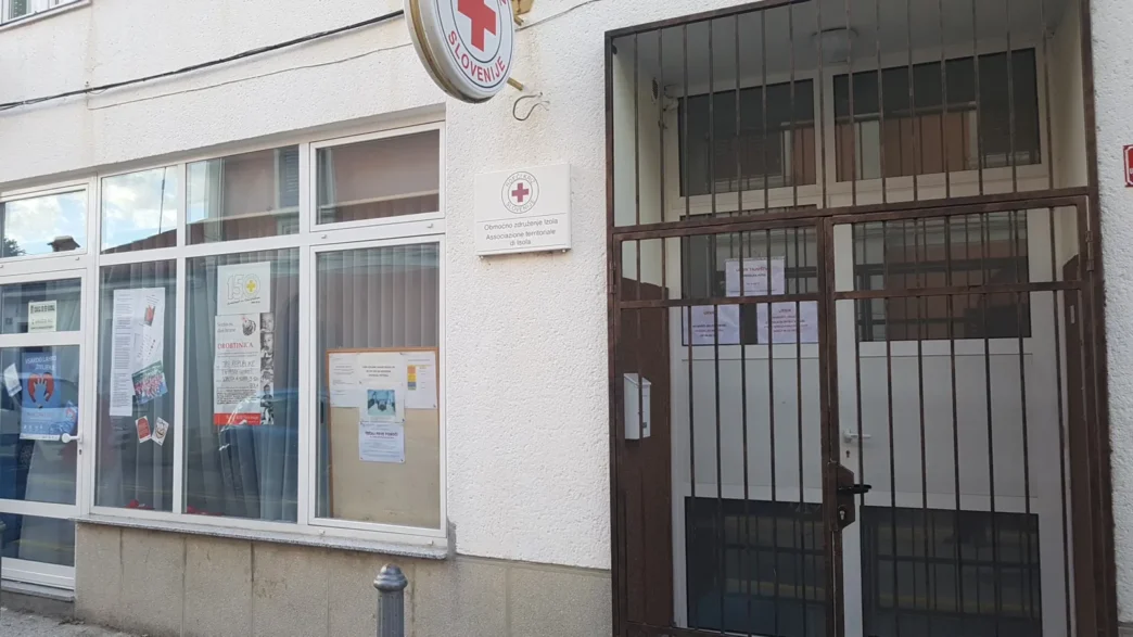 Rdeci kriz Slovenije enota Izola vir Moja storitev