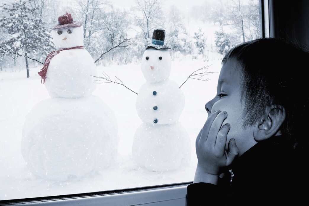 kids on the snow